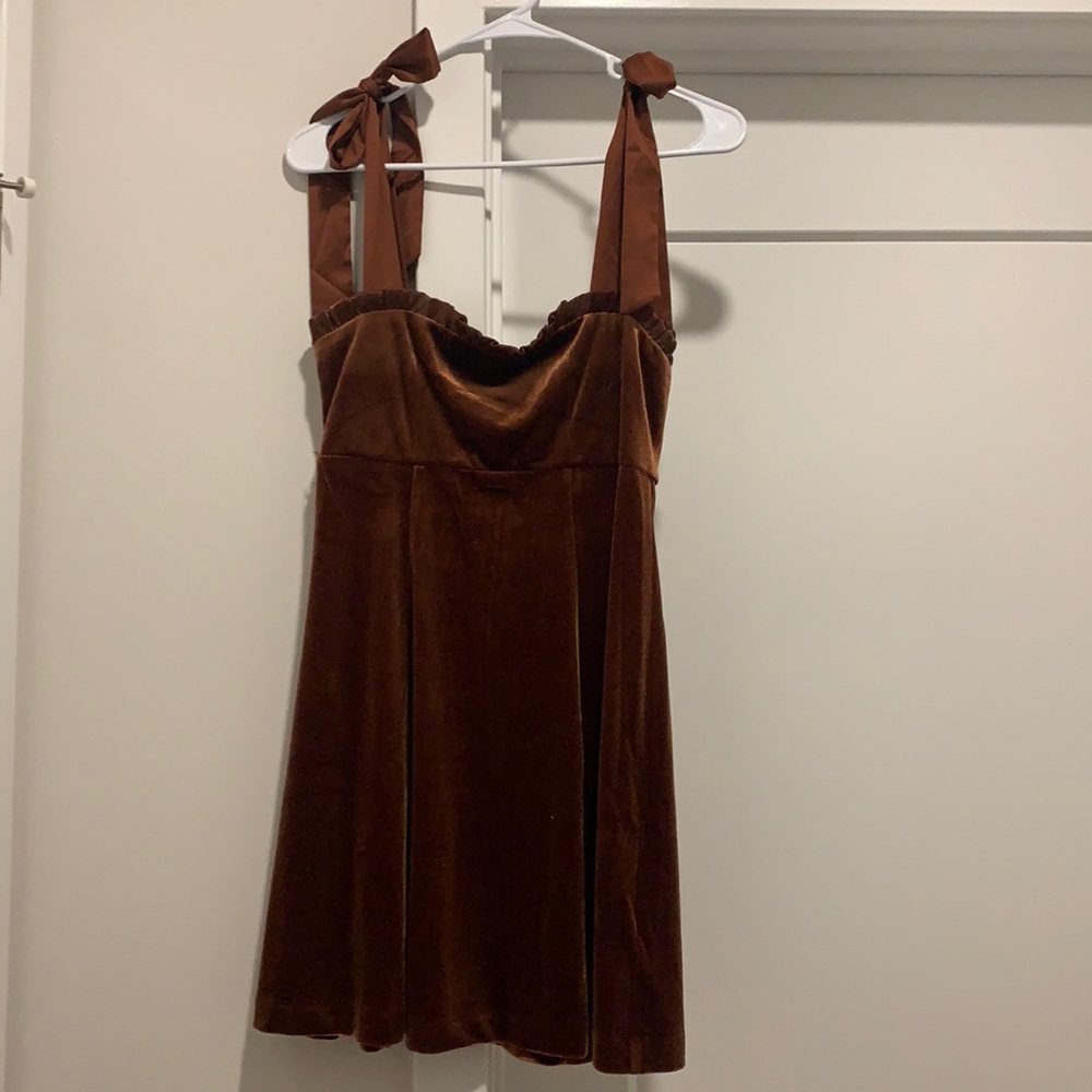 HOLIDAY DRESS